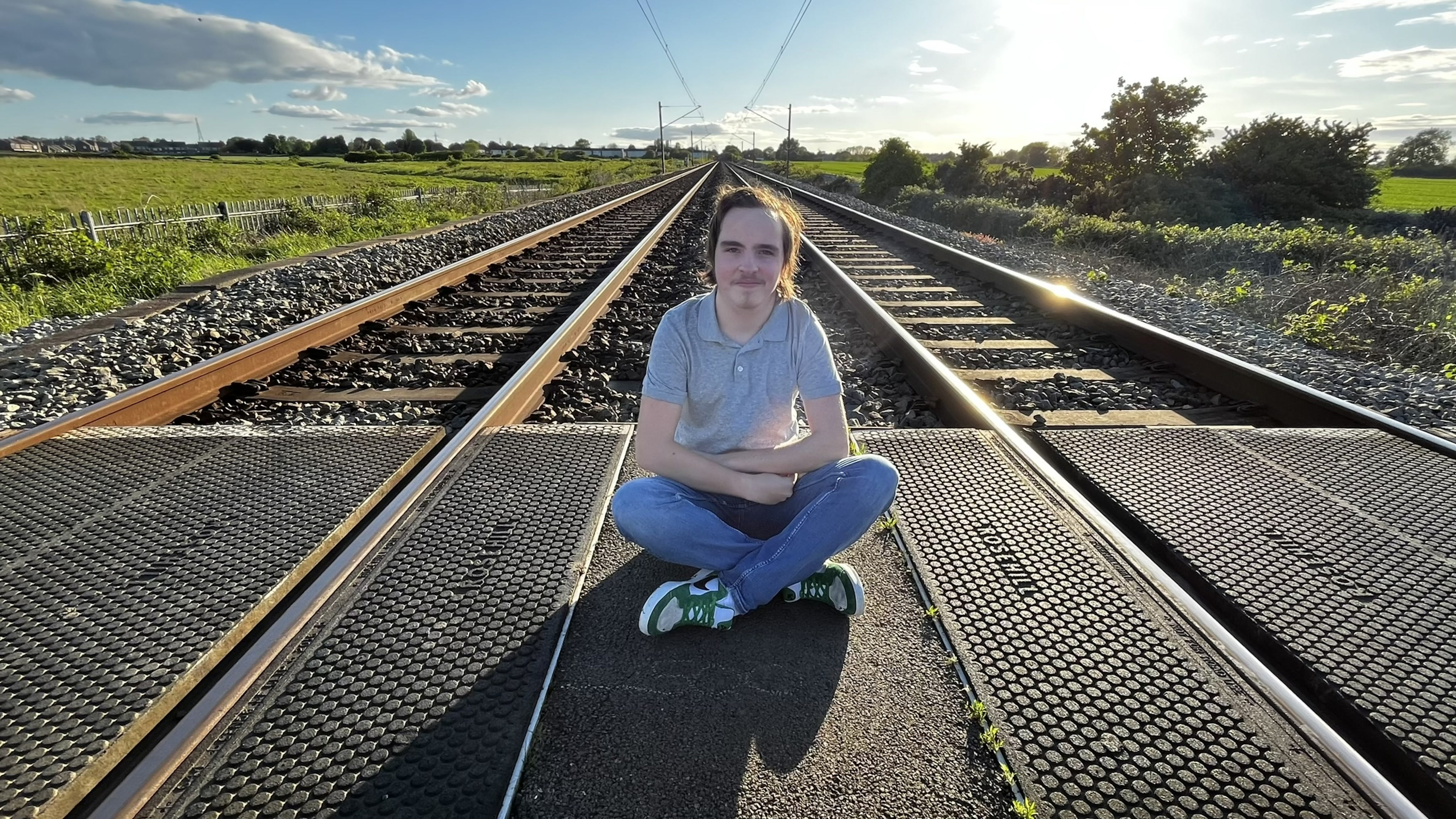 Will sitting on a metro crossing